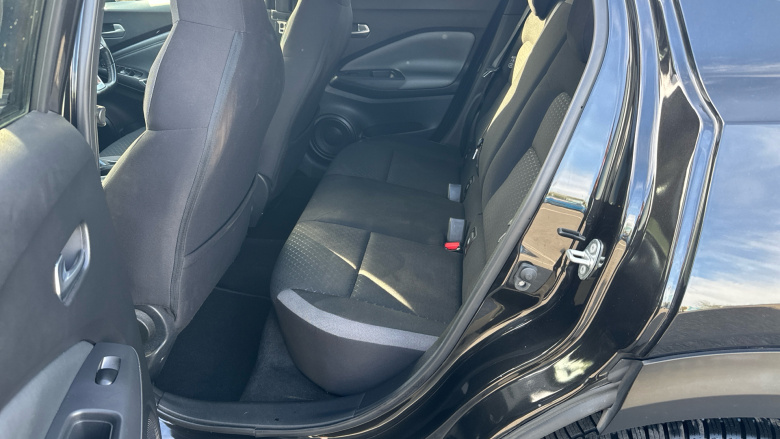 Nissan Juke 1.0 DiG-T N-Connecta 5dr Petrol Hatchback